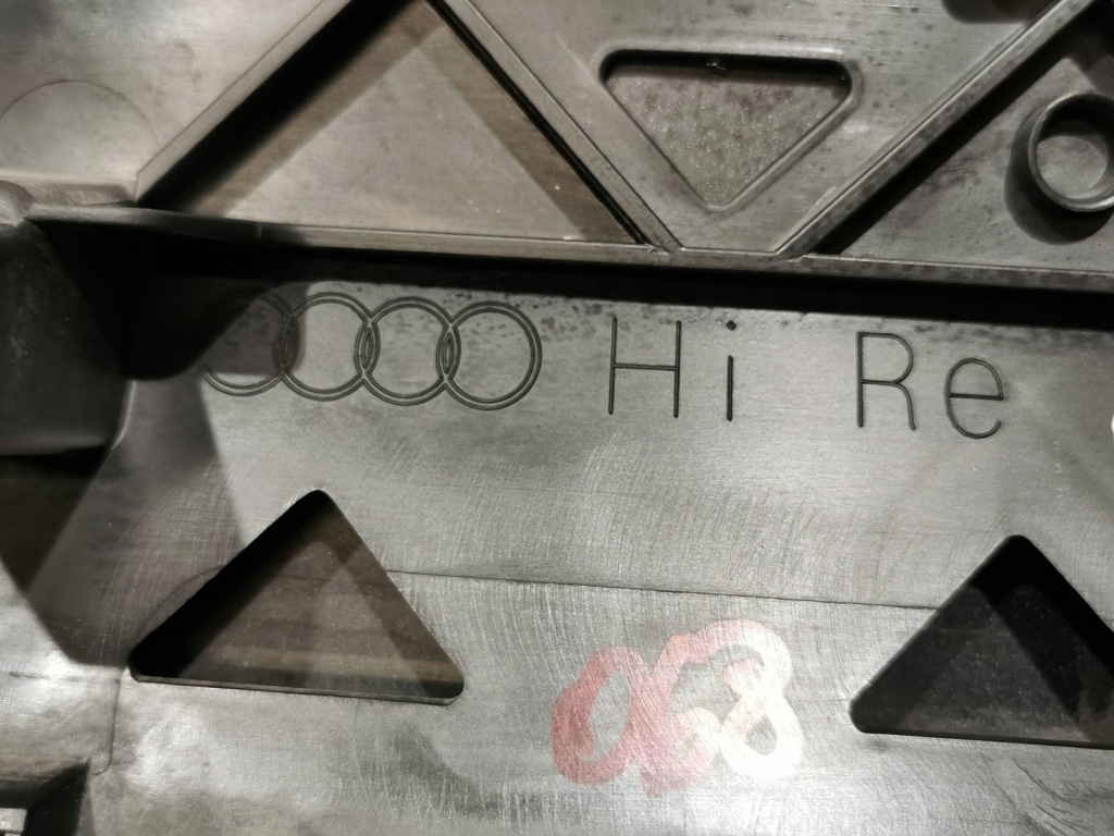 Audi q8 4m8 s-line накладка на дверей задні праве  4m8853969b 4m8853060b ls9r Ціна