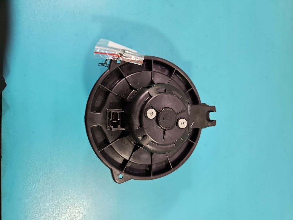 фото №2, Повітродувка обдув вентилятор toyota corolla verso ii 0130101601