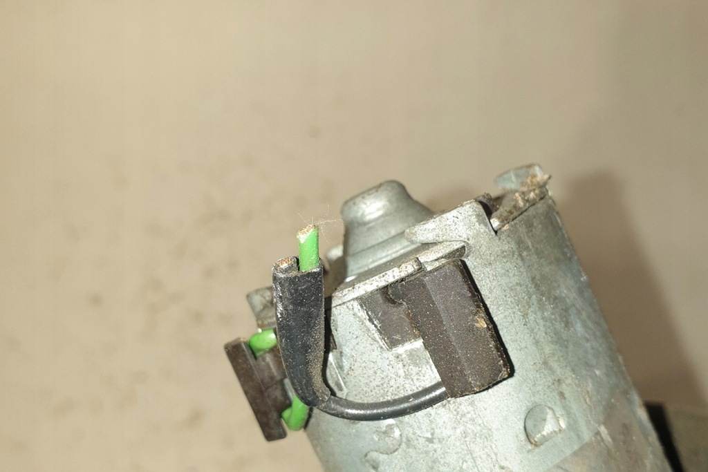 фото №8, Моторчик люк peugeot 306 7b, n3, n5 44049054 1993