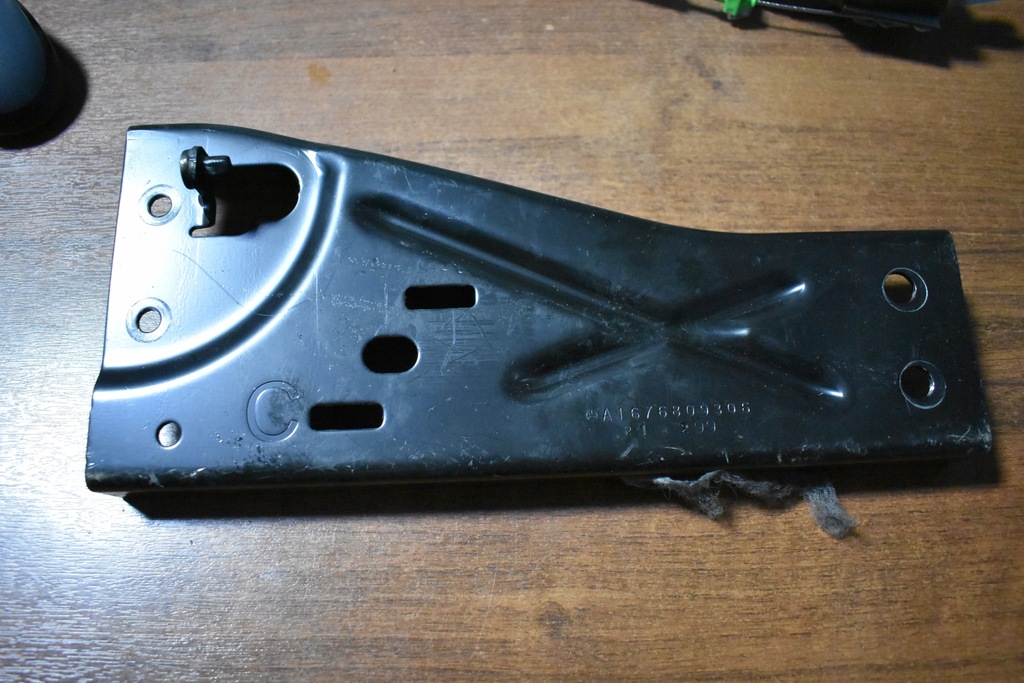 фото №1, Idealny кронштейн кронштейн mercedes w167 1