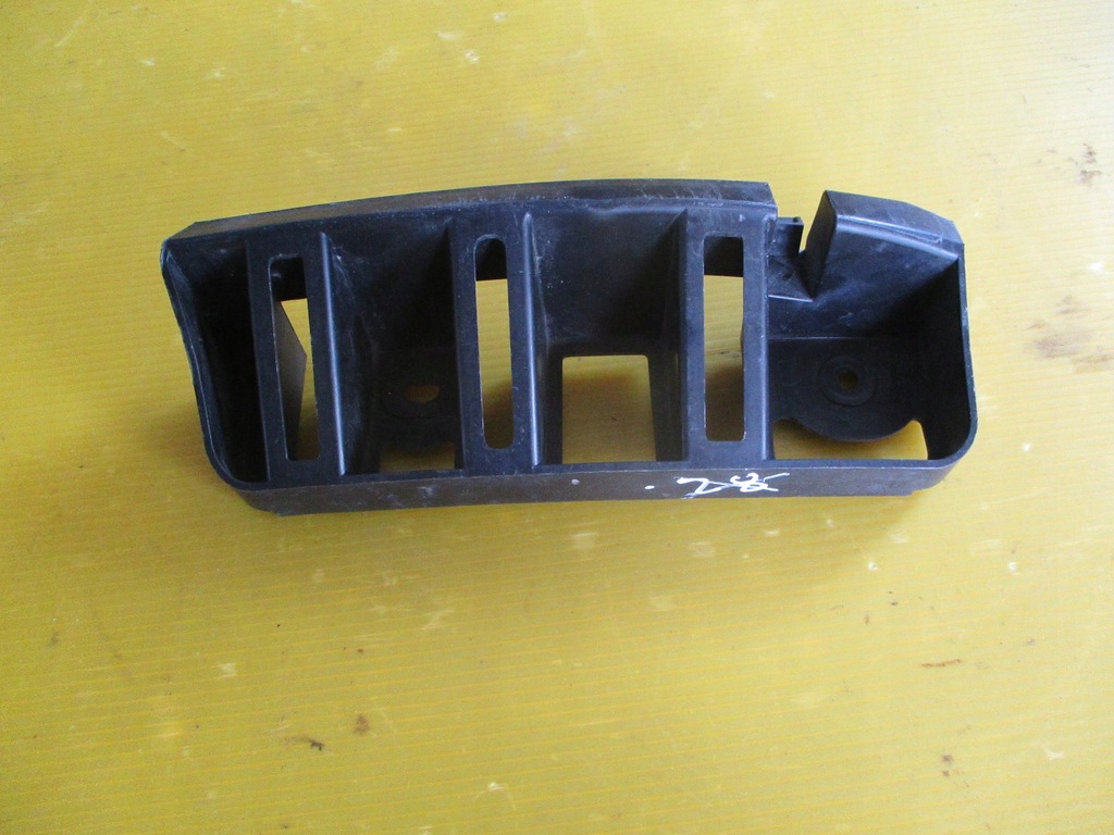 фото №1, Напрямна бампера кронштейн правий задня skoda rapid 13-