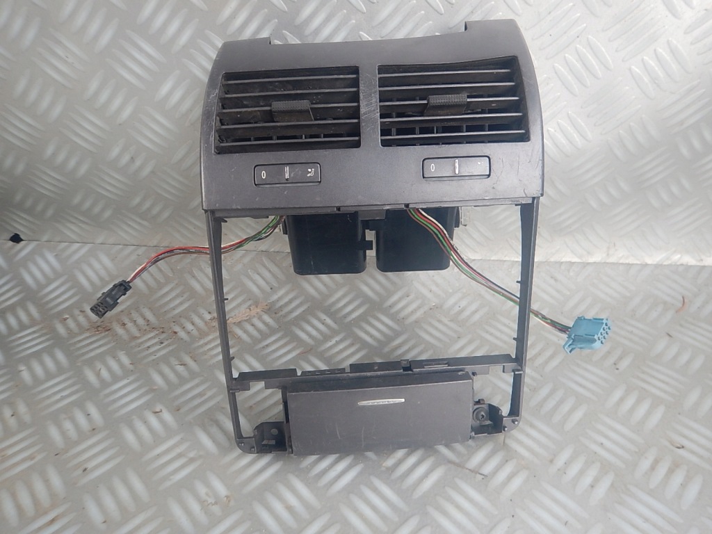 Купить Vw phaeton решётка воздуховоды вентилятор задний  оригинал