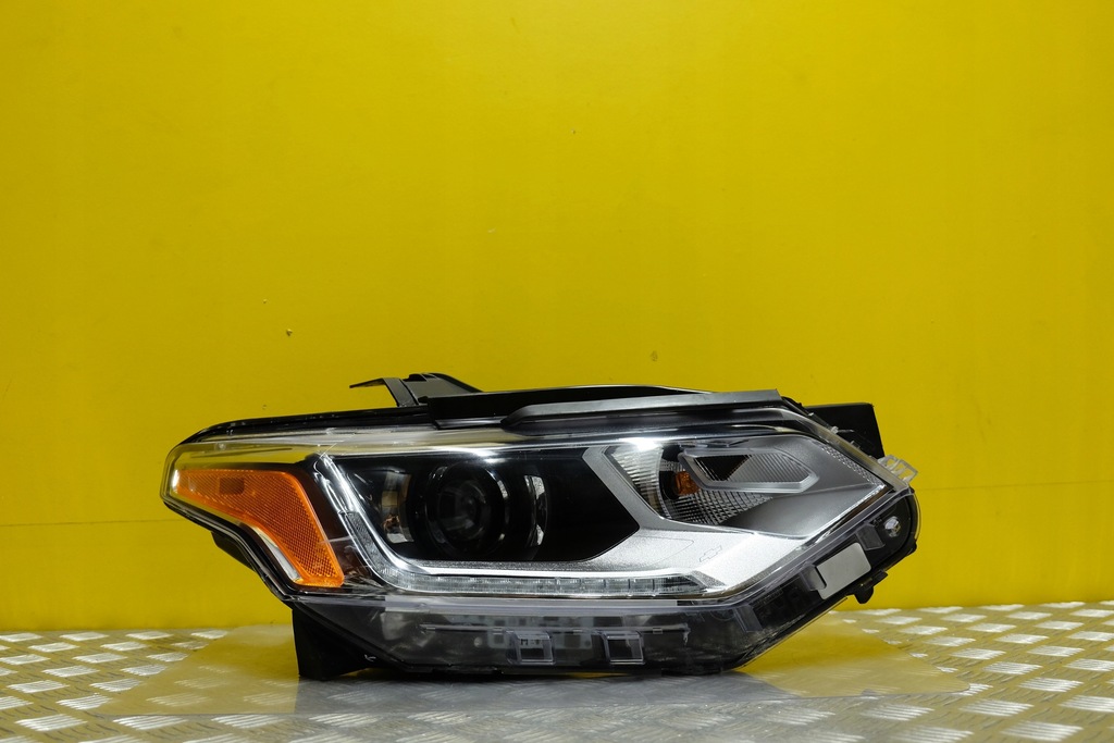 фото №1, Chevrolet traverse 2018- фара ксенон r usa