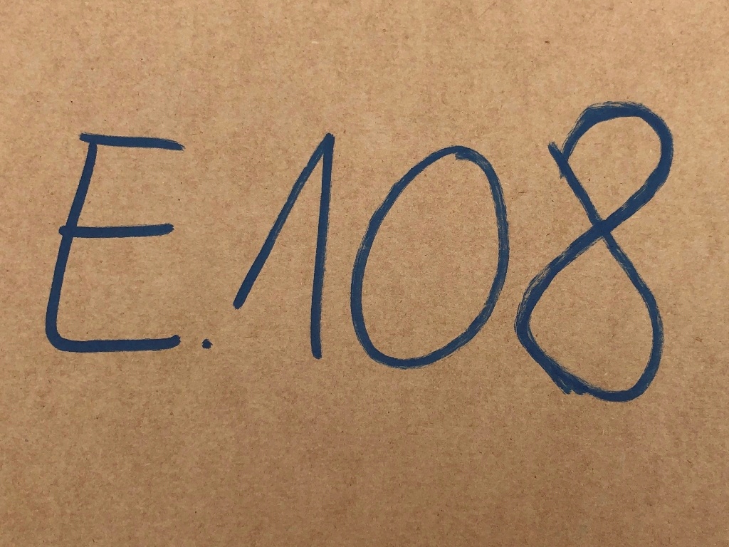 Молдинг кронштейн підсилювач балка кронштейн бампера tesla model y 2020- Недорого