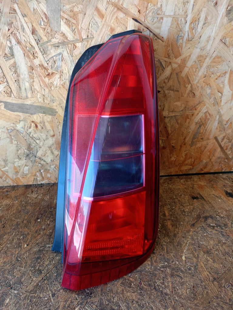 фото №1, Права лампа задня правий задня lancia musa