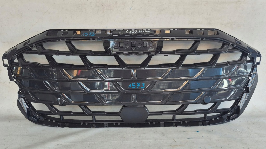 фото №1, Audi a3 8y lift 24- решётка радиатора решётка радиатора радиатора 8y0853651ae