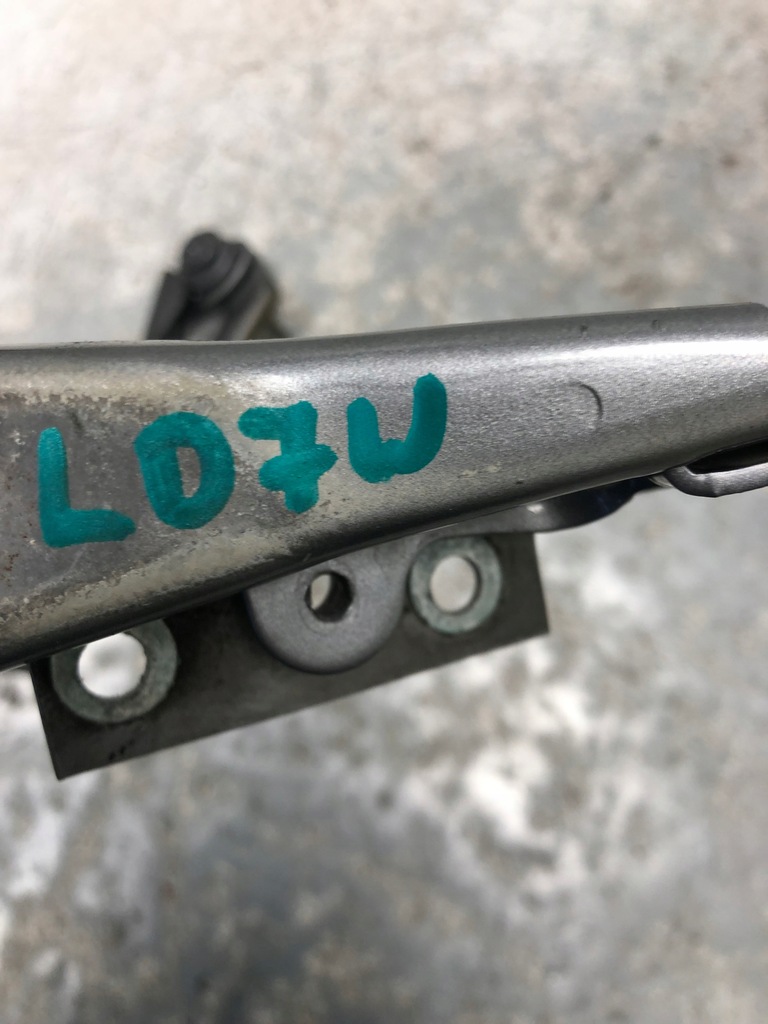 фото №6, Петля петли капот vw passat b5 lift ld7w 3b0823302a 3b0823301a