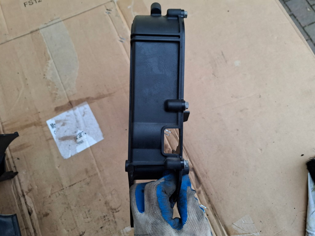 Корпус накладка розподільного валу ferrari 612 scaglietti f137 Доставка