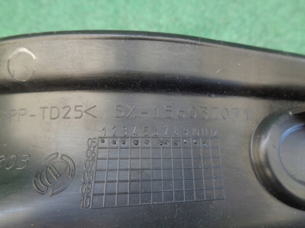 Пластик захист молдинг поріг alfa romeo 159 ліва 156037071 оригінальний номер czarna Ціна