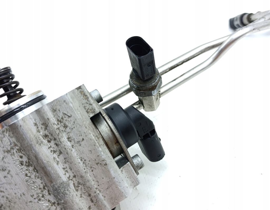 фото №6, Насос пального audi vw golf vi 1.6 fsi 03c127025l 0261520024