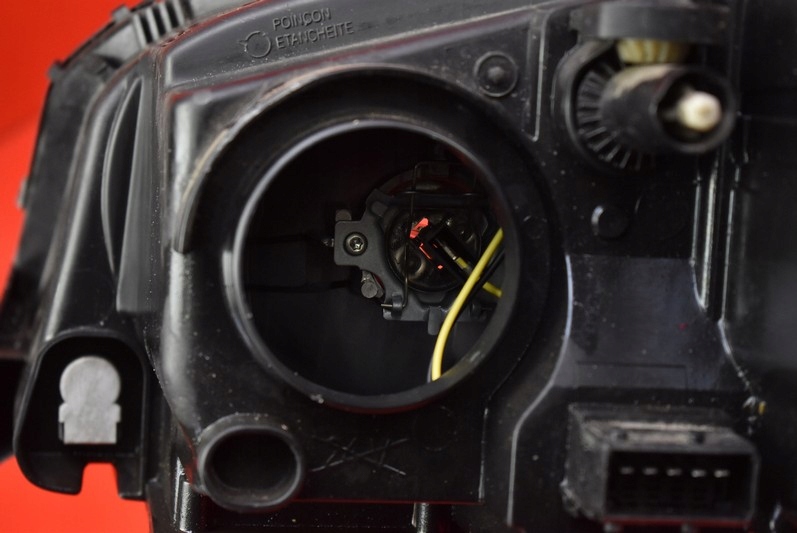 фото №7, Фара правый лампа перед eu citroen c5 1 i 03r