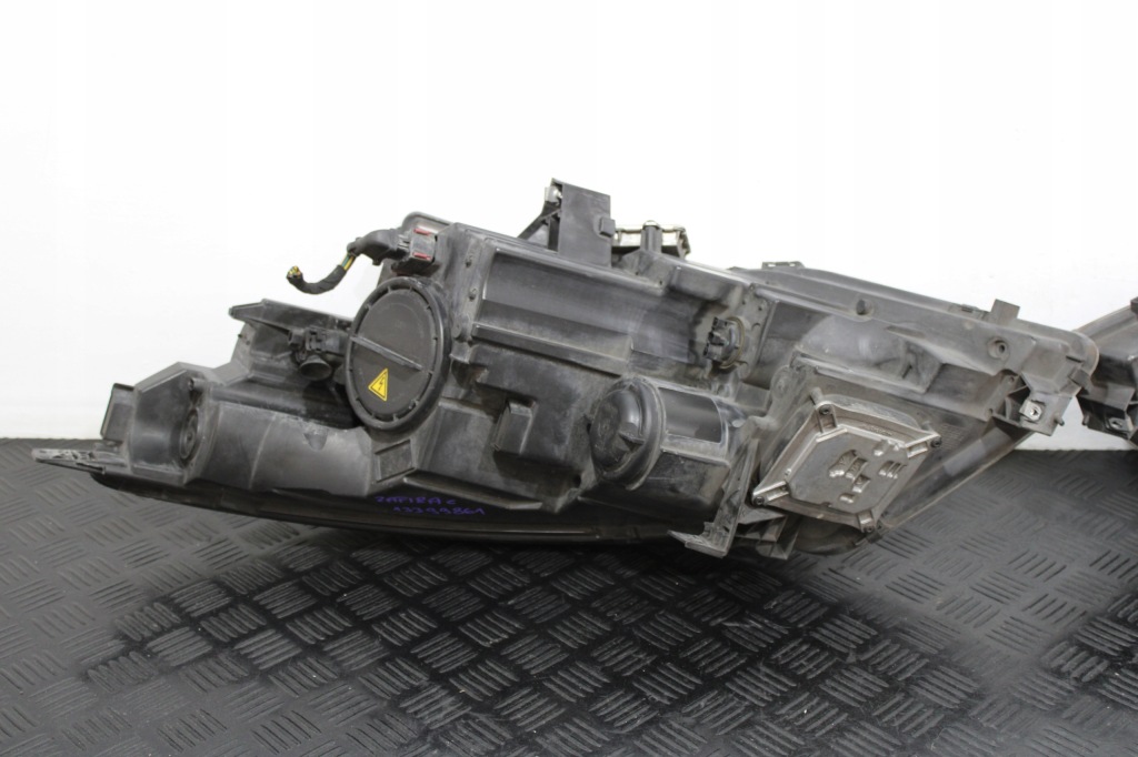 Фари фара перед передні ксенон 13399861 13399860 opel zafira c Київ