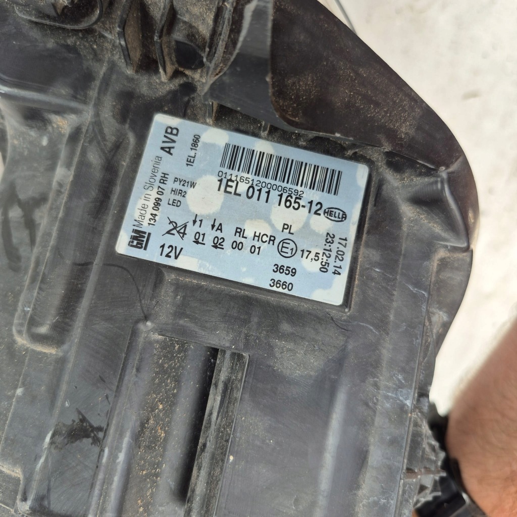 Opel insignia a рестайлінг  13- фара правий перед передня лінза led 13409907 Ціна