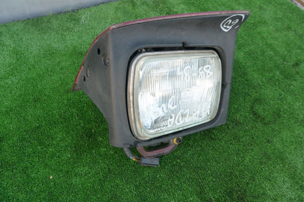 фото №2, Mazda 323f права лампа