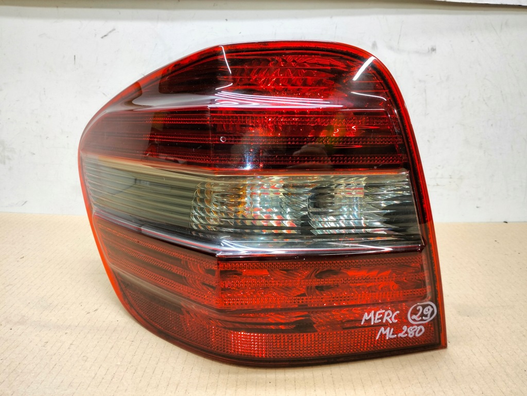 фото №1, Лампа левая задняя mercedes ml w164 lata 2005-2008