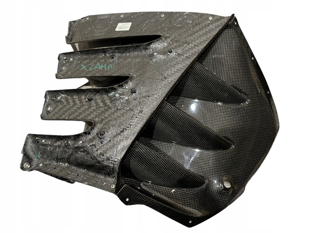 Ferrari 812 competizione карбон впуск решітка радіатора захист бампера 817167 817168 Недорого