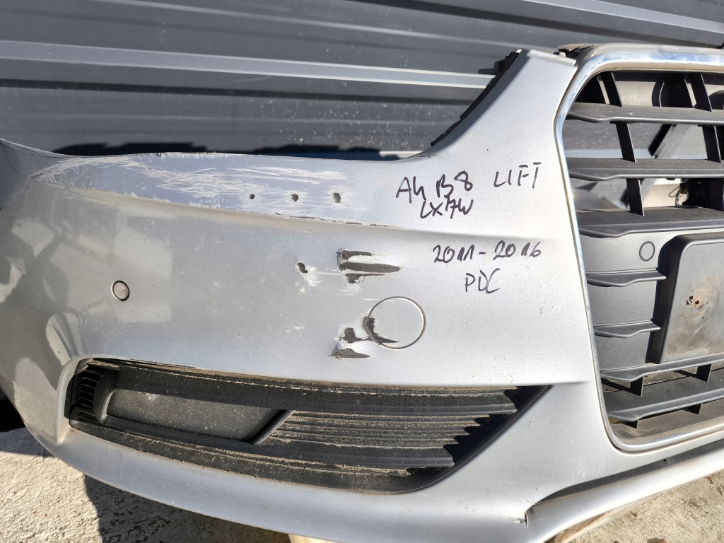 Бампер перед комплектный  audi a4 b8 рестайлинг  2011-2016 lx7w pdc оригинал !!! с Разборки