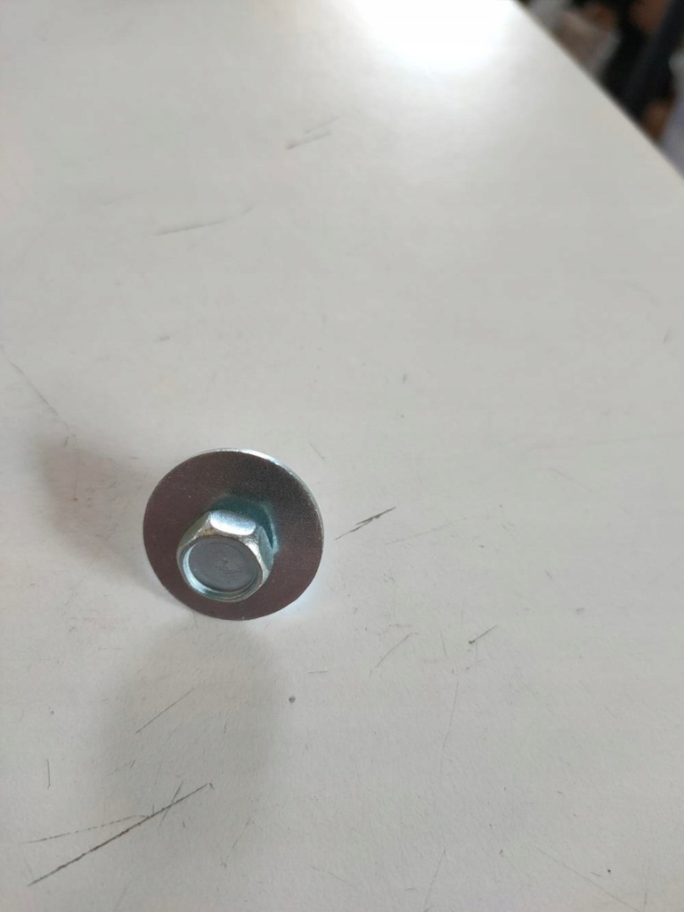 Комплект винт крепления крыла mercedes 107 в Украине