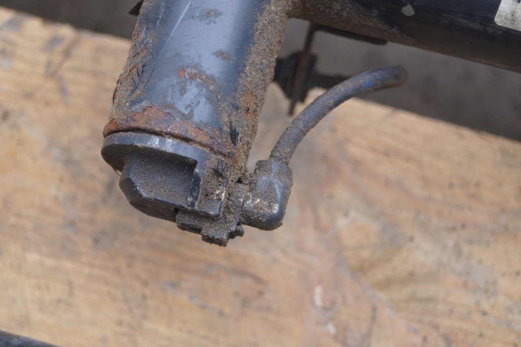 фото №9, Амортизатор правый задняя infiniti q60 3.0t 562105ch0a