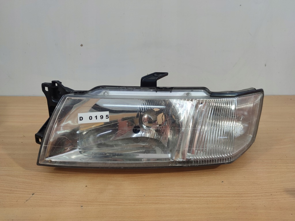 фото №1, Mitsubishi space wagon 98-04 rok левая лампа перед