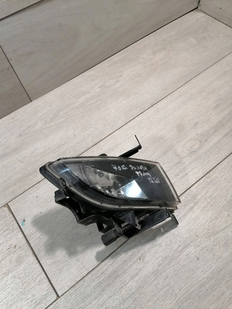 фото №1, Hyundai sonata противотуманная фара правый перед r92202-3k0