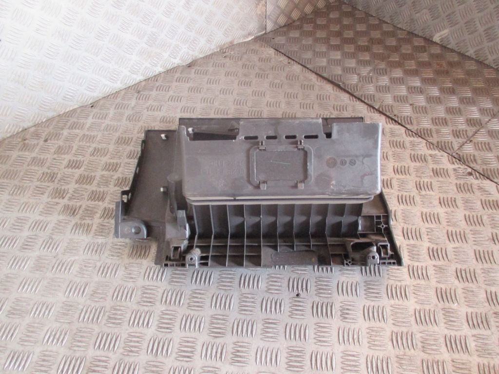 фото №6, Бардачок пасажира mazda 5 2005-2007