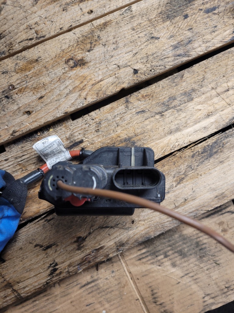 Bmw f15 f16 модуль розподільник струму клема 9333445 Недорого