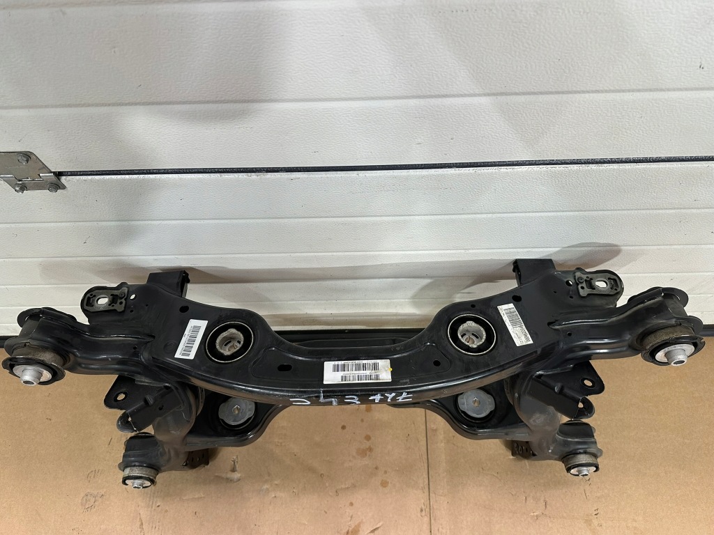 Підрамник підвіска задній, підрамник задні, підрамник mercedes eqa w243, h243 в Україні