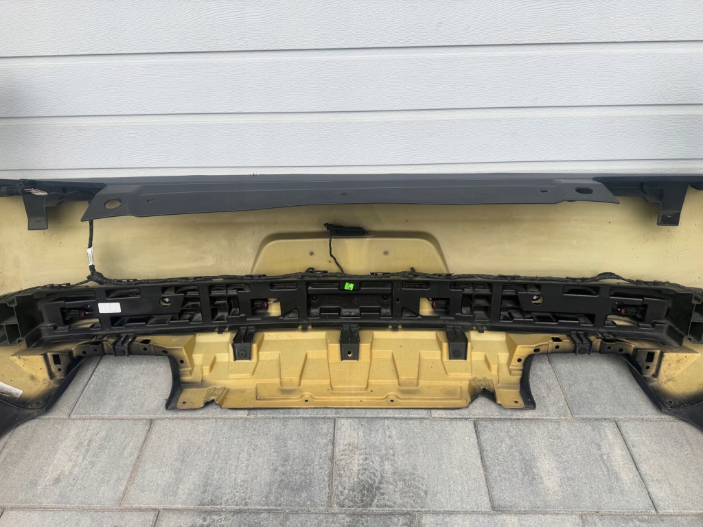 Dodge challenger задний бампер комплектный  2015+ в Украине