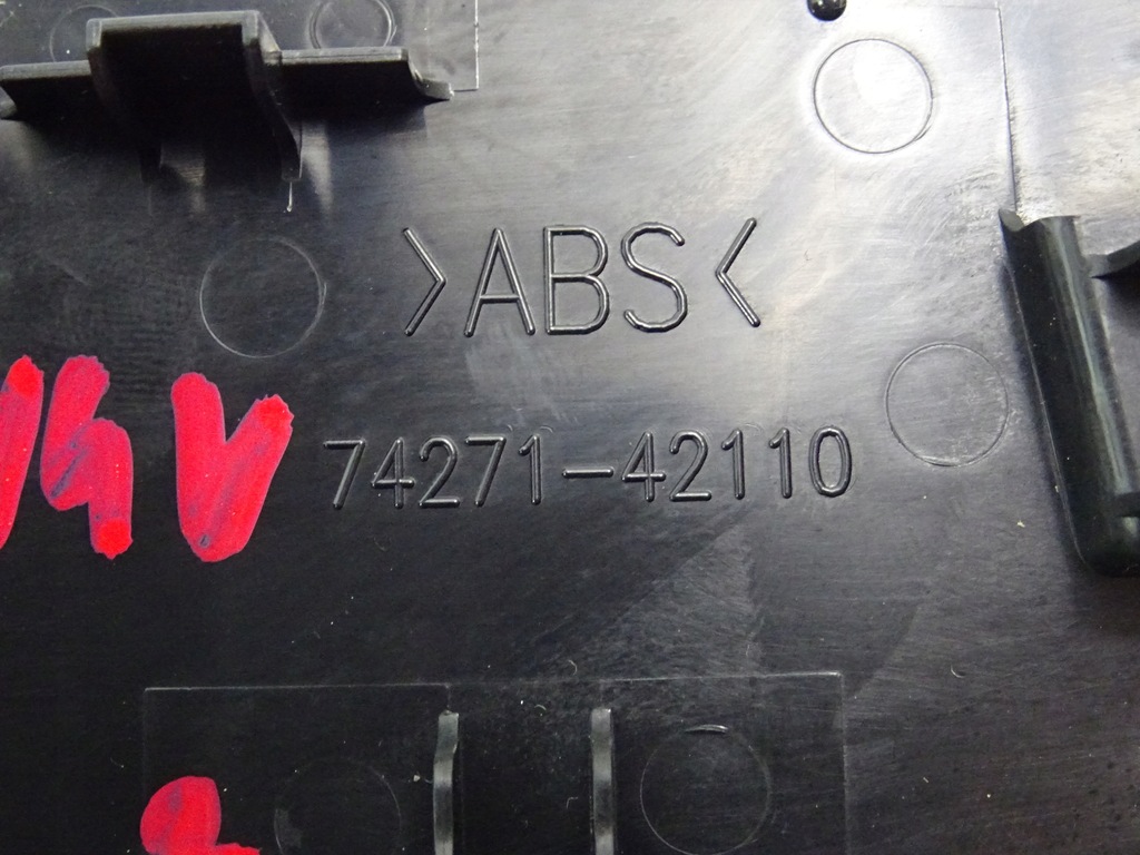 фото №8, Rav4 5 v перемикач вікон правий задня 74271-42110