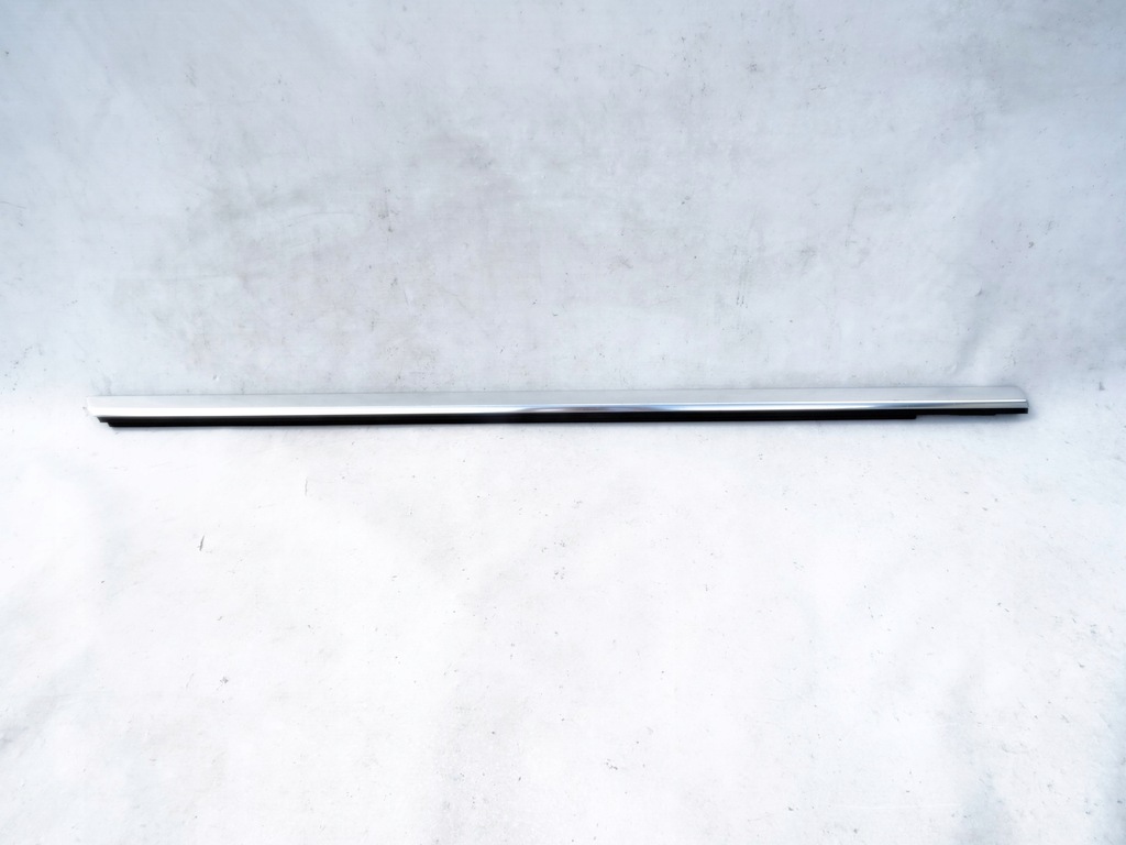 фото №1, Молдинг уплотнитель правая mercedes w176 klasa-a