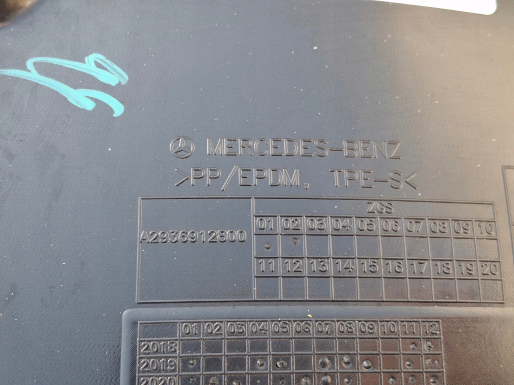 фото №12, Mercedes eqc w293 подкрылок правый перед правое передние a2936912800