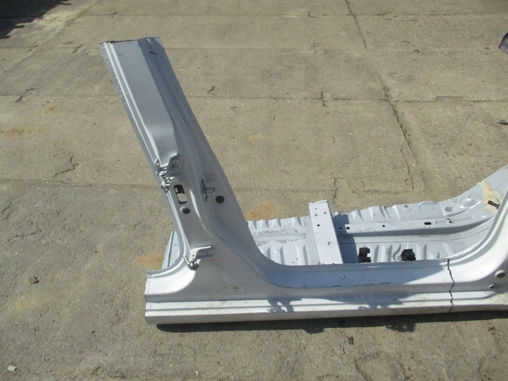 фото №1, Renault clio v порог правый 19-24 rok ov369