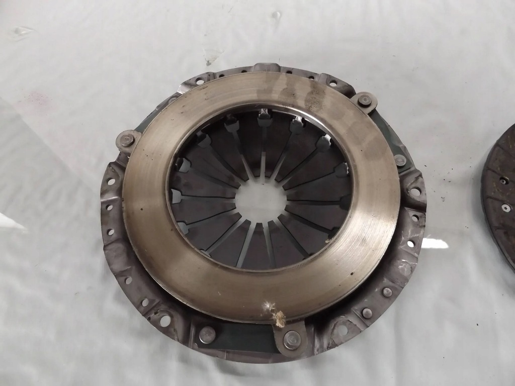 фото №2, Aveo t250 1,4 сцепление диск прижим