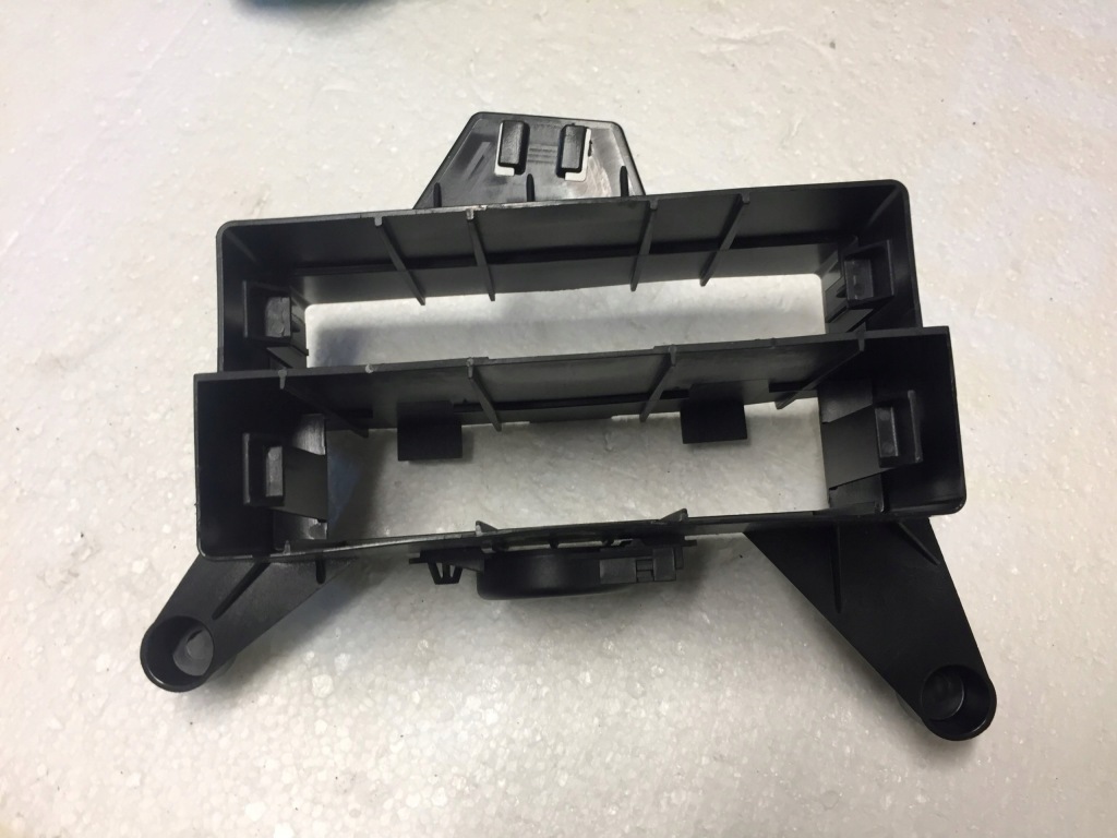 фото №1, Кронштейн блок управления vw touareg 7p6907179a