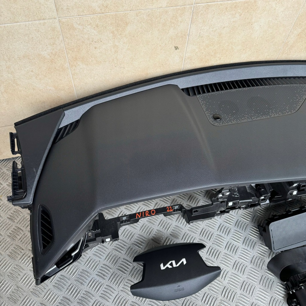 фото №3, Панель приладів комплектна подушка безпеки консоль ремені панель приладів kia niro ii 2023 rok