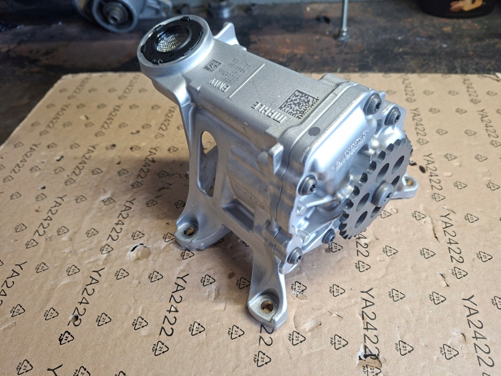 Насос масла двигателя bmw 530i 11419844184 с Разборки