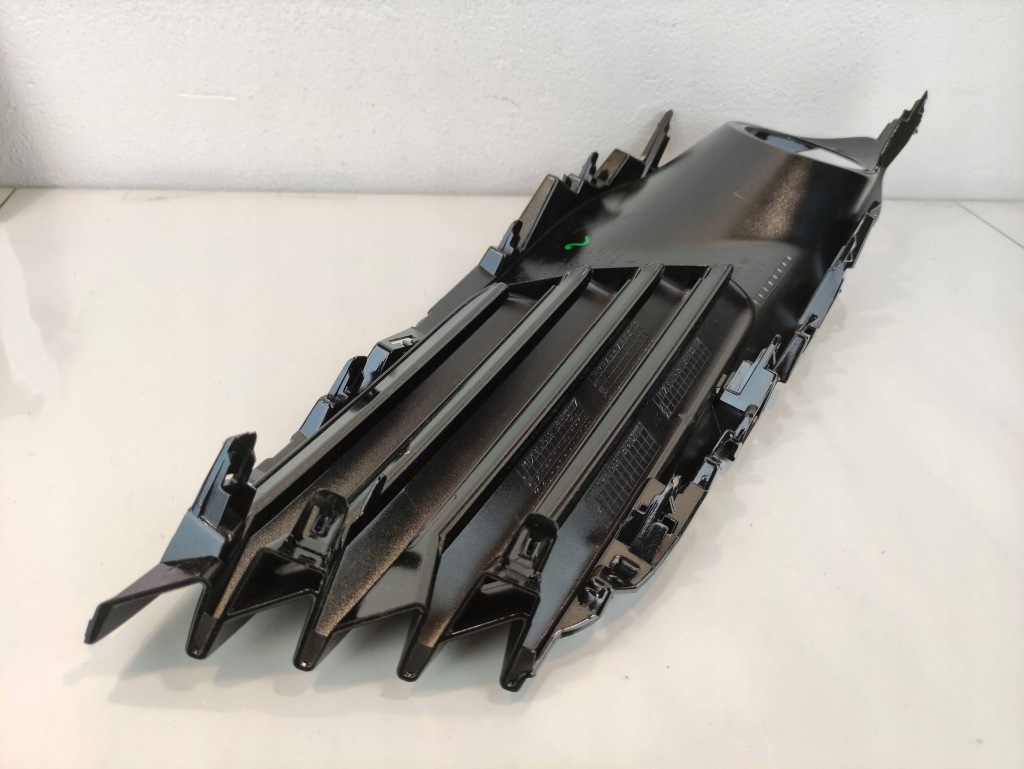 фото №11, Toyota auris e180 lift решётка противотуманной фары правый перед 8148102580