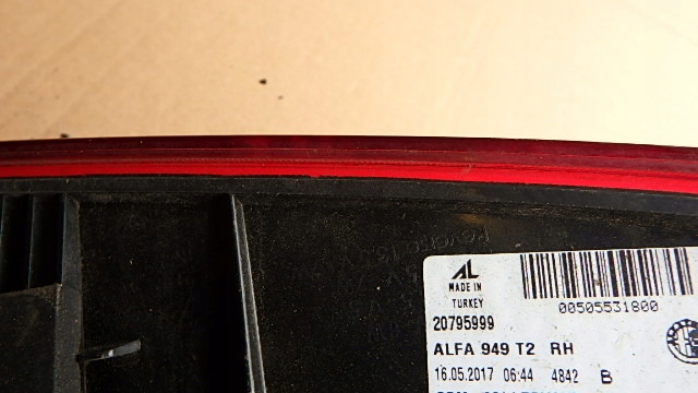 фото №2, Alfa romeo stelvio лампа w крышка правая 00505531800
