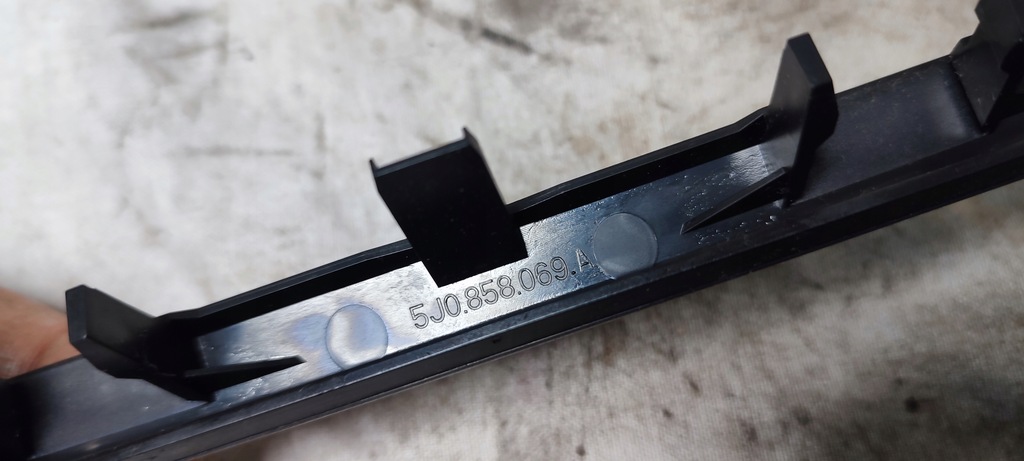 фото №5, Skoda fabia ii lift 10r рамка защита радио 5j0858069a