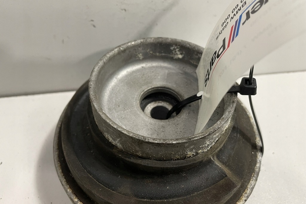 фото №6, Кронштейн заднього правого амортизатора bmw 7 f01, f02 6776139 2010