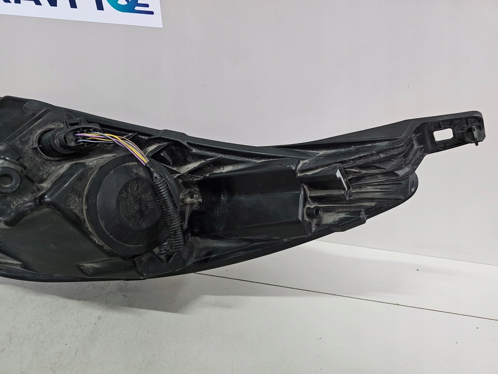 фото №9, Лампа передняя правая правый перед ford fiesta mk7 7 обычная eu 8a61-13w029-ah