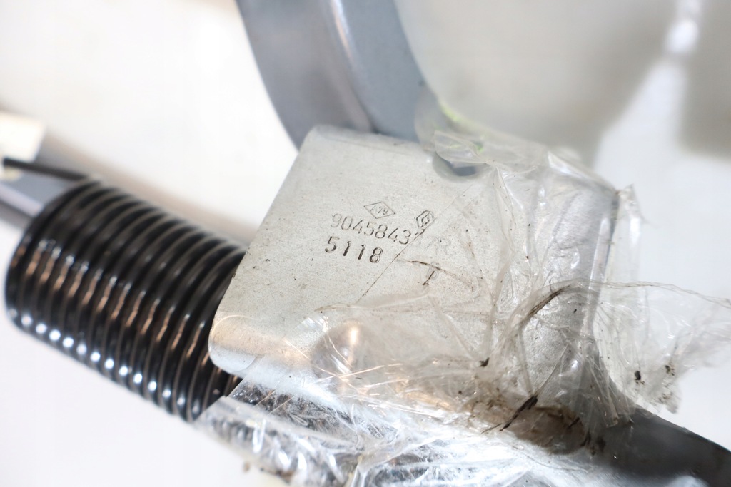 фото №4, Петля крышки правый задняя renault megane iv