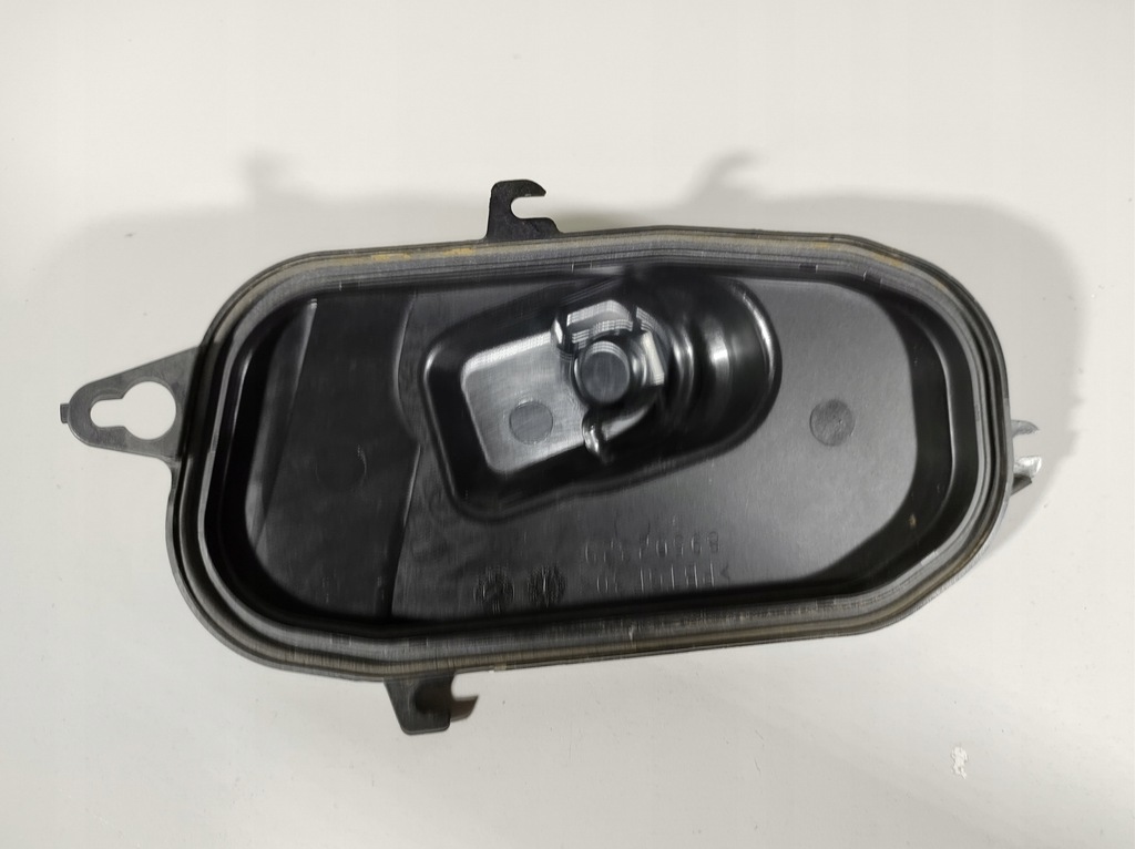 фото №1, Volvo s60 ii 13- заглушка лампи права