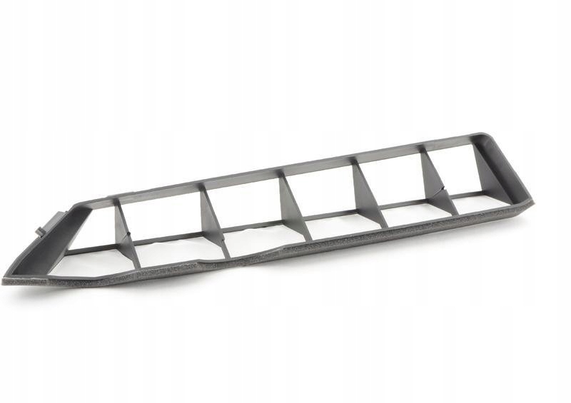 фото №1, Решётка впуск воздуха audi a4 10- 16