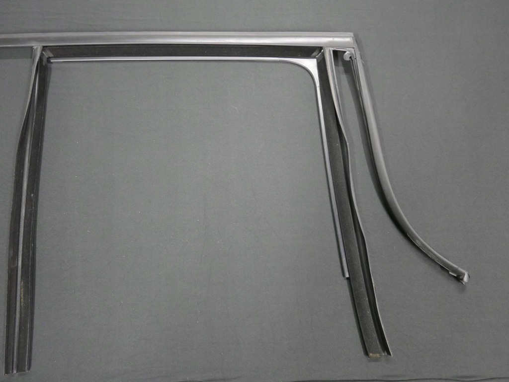 фото №4, Bmw f46 прокладка стекло дверь правый задняя 7326170