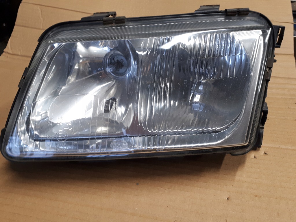 фото №1, Лампа перед ліва audi a3 8l hella lublin ok! h7