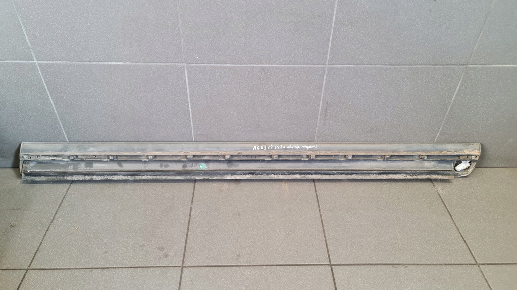 фото №7, Молдинг дверь левый перед audi a8 d3 ly7w odstaje