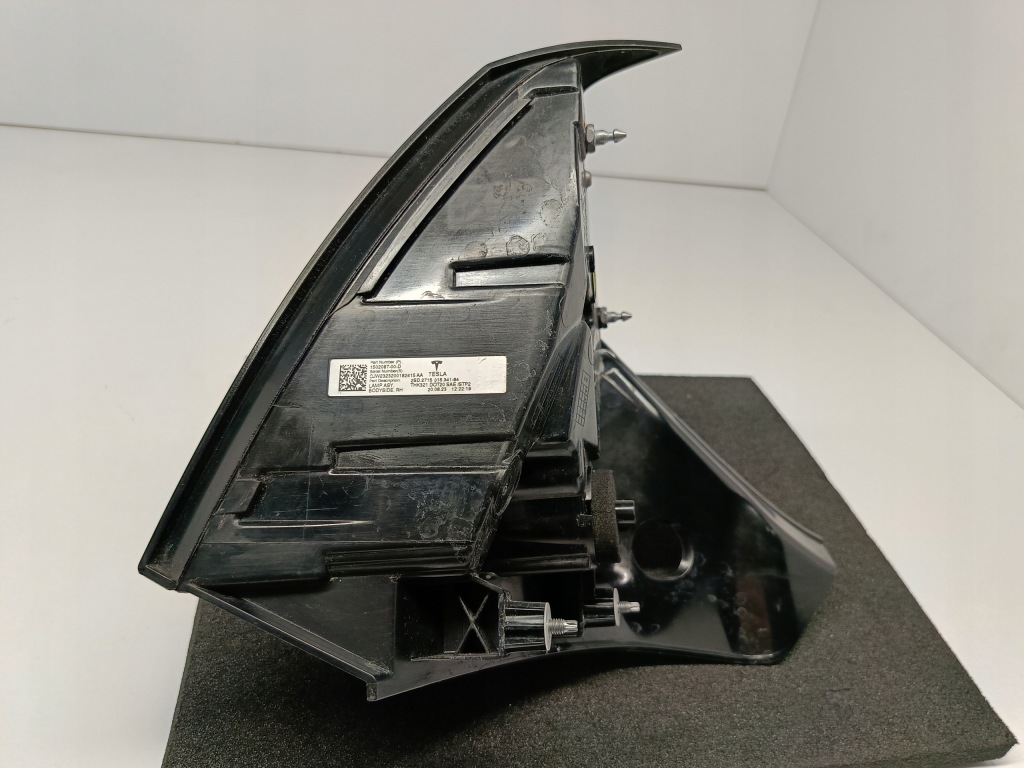 Tesla 3 iii рестайлінг  y my 20-лампа фара світло правий задній led 1502087-00-d в Україні