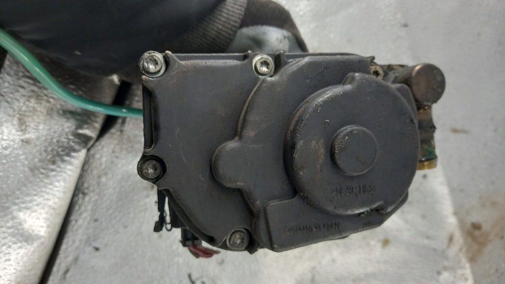 Дросельна заслінка audi a4 b5 1.8b 95r sedan Оригінал